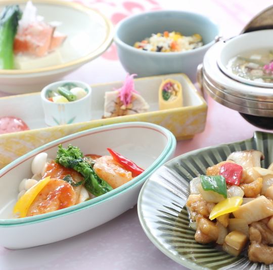 3月1日至4月28日期間需預約 ★ 私人包廂 ★ 春季慶祝套餐，暢飲套餐，每人11,000日元（含稅及服務費）