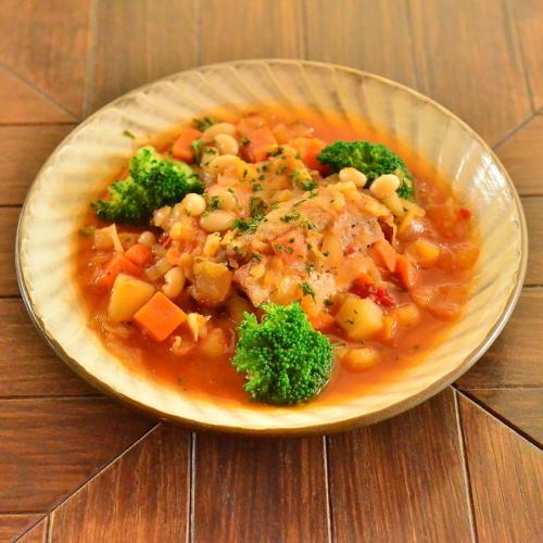 Tomato stew with melty pork belly and vegetables