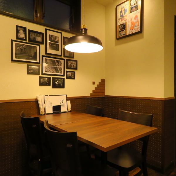 居心地の良い落ち着いたカジュアルなダイニングバーです◎肩肘張らずリラックスできる雰囲気で、どなたでも気軽にご利用いただけます。当店自慢のメニューの数々をご堪能ください。