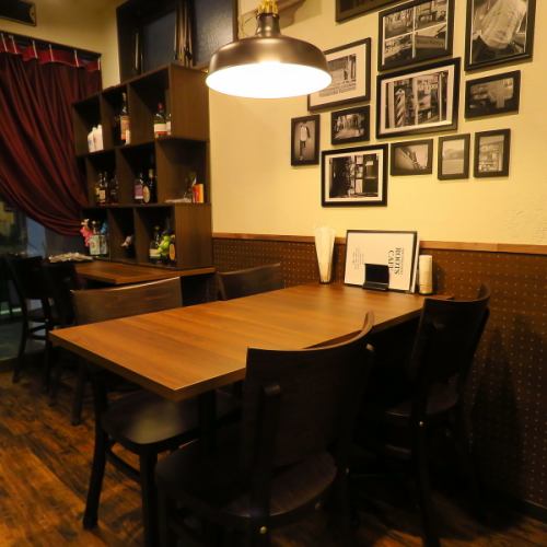 テーブル席ございます