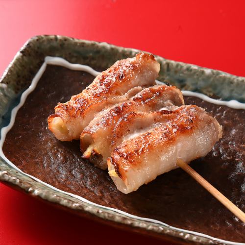 【生姜焼き】自家製生姜を使用した贅沢な一品。豚肉と共に絶妙な味わいを堪能しよう。