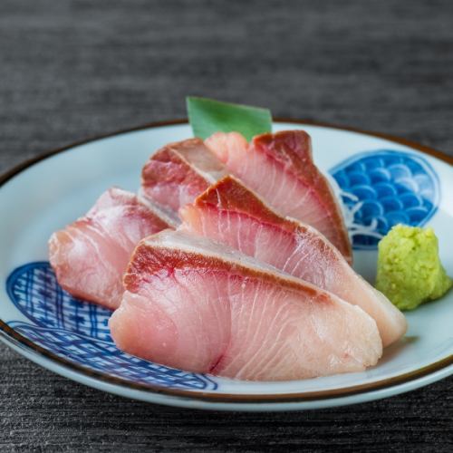 黄尾鱼刺身