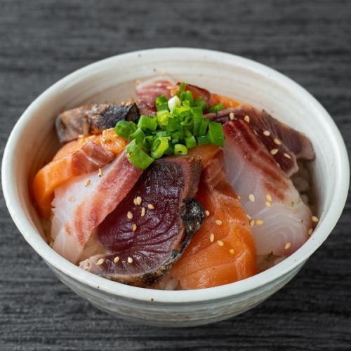 碗上的迷你海鲜