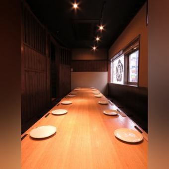 座敷は全て掘りごたつ♪気の置けない仲間とのまったりした時間が過ごすことができます。