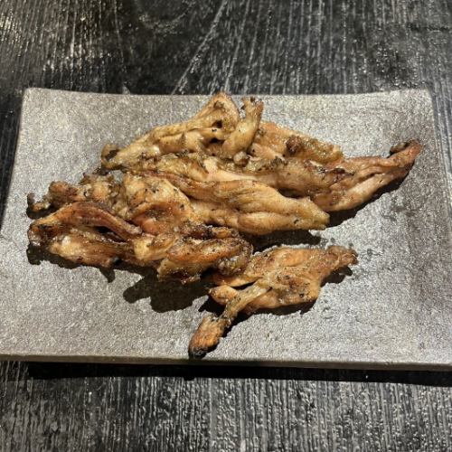煮込み豚足炙り焼き／せせり　各