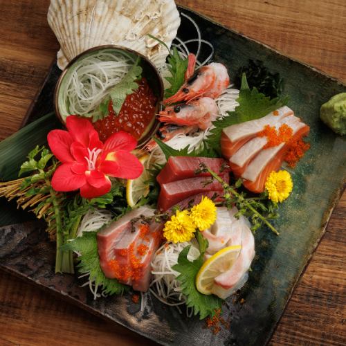 厳選した新鮮海鮮を味わう、当店自慢の逸品料理。