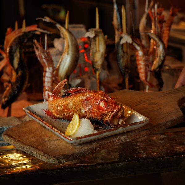 厳選素材を炭火で丁寧に焼き上げた原子焼き。旨みあふれる逸品を多彩にご用意しております。