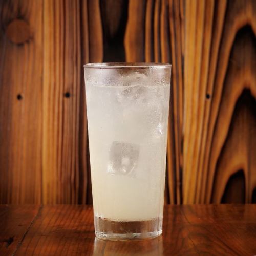 料理との相性を考え抜いた焼酎を各種取り揃えております。◎