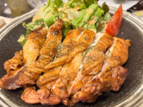 【お酒との相性も抜群】豊富なドリンクと一緒に楽しむ肉料理♪