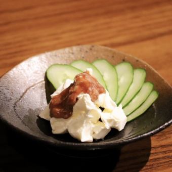 クリームチーズの酒盗和え