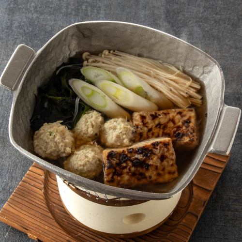 鶏つくねと炭焼き胡麻豆冨のお鍋
