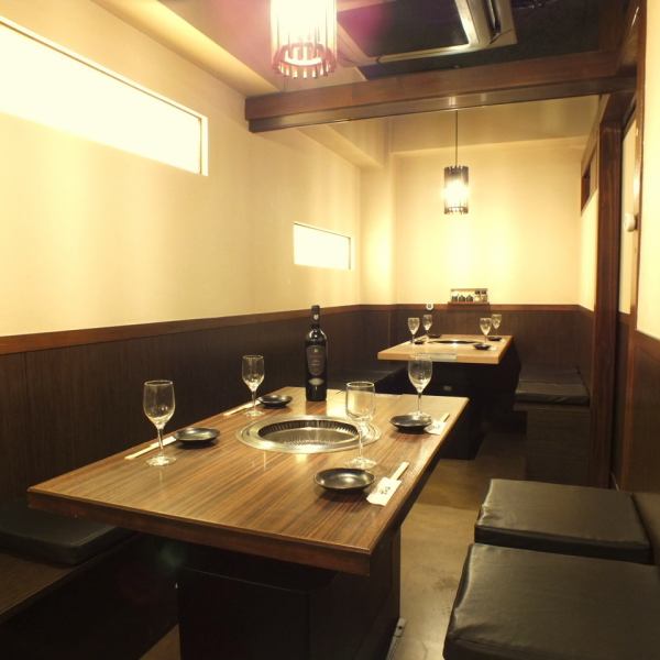 4名様～16名様までの個室あります！！全てボックス席なのでゆったりとお寛ぎいただけます。ちょっとした大人数での宴会、歓迎会、送別会、飲み会、慰労会、合コン、サークル仲間とのイベント打ち上げ、などの各種行事やご宴会、パーティーにご利用いただけます。幹事様必見です。