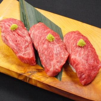 二人分で15,000円、炙り肉寿司、柔らかい厚切りタン、焼きしゃぶに希少部位まで特別ペアコース
