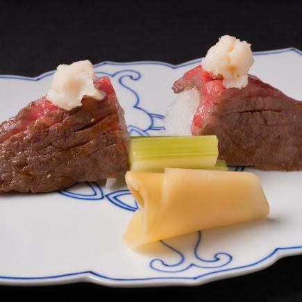 Omi Beef Nigiri Sushi Our specialty dish The exquisite taste of sushi rice, meat, and the sweetness of fermented rice, a specialty of Shiga Prefecture