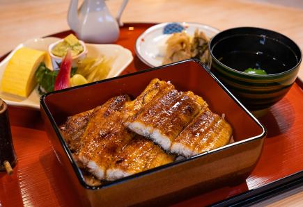 ■ Counter seats only ◎ Unagi-ju [Matsu] 4,500 yen (tax included) / Unagi-ju [Tsuki] 3,500 yen (tax included)