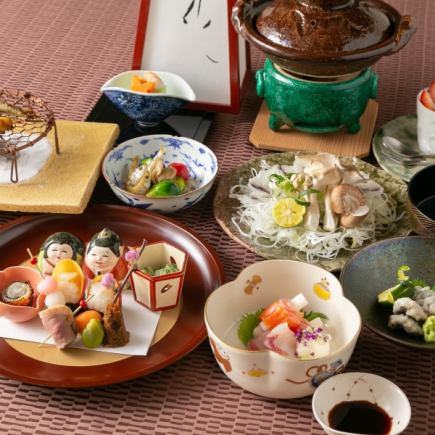A special kaiseki meal that changes with the seasons and uses only ingredients grown in Shiga, where Lake Biwa is located.
