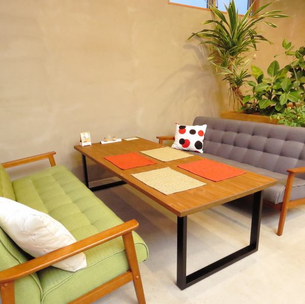 There is greenery in a sophisticated space, and it is a shop where you can relax and relax with the concept of healing.The sofa seat is recommended for various scenes such as girls 'associations and moms' meetings ♪