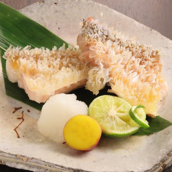 << For sake ate! >> Grilled tilefish scales / 1400 yen ◆ It is a perfect dish for sake ate ♪