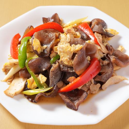 コリコリの食感ととろける卵がたまらないきくらげ卵炒め！