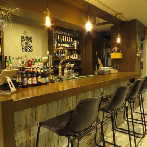 おひとり様やデートにおすすめのカウンター席♪気さくな店主と会話を楽しんだり、ゆったりとお酒を楽しむのもおすすめです！