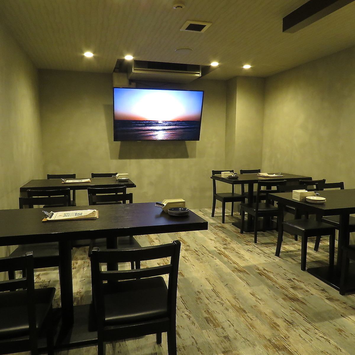 The popular 4,000 yen course includes all-you-can-drink Corona beer.