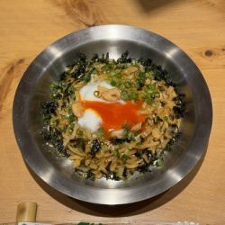 [Udon Menu] Spicy and flavorful brothless bibim udon