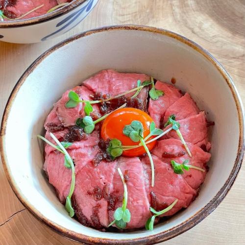 自制烤牛肉饭 ◆ 1,650日元（含税）