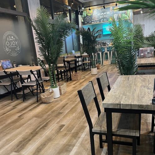 The restaurant can be rented exclusively for groups of 15 to 40 people! Reservations can be made by phone or in person at the store.Please feel free to contact us if you have any requests when making a reservation, and we will do our best to accommodate them.
