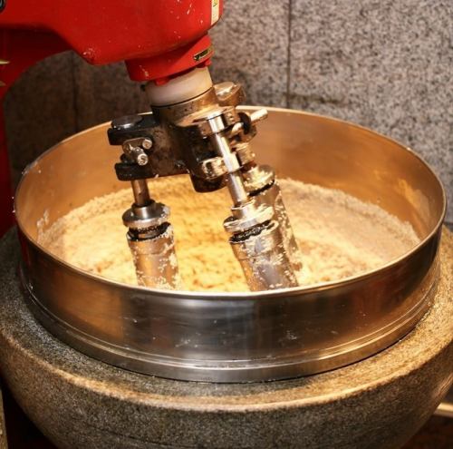 ◆ 秘伝の特製ごまだれ
