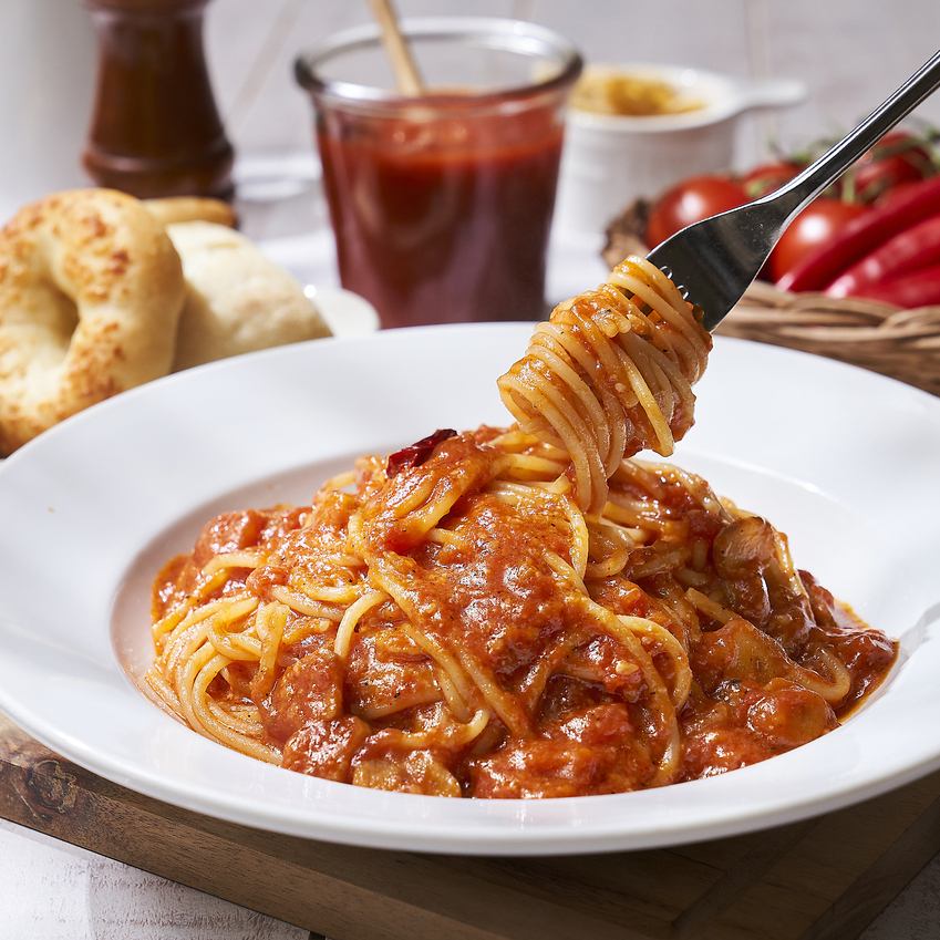 カプリチョーザ一番人気トマトとニンニクの濃厚な旨みが広がる定番パスタ