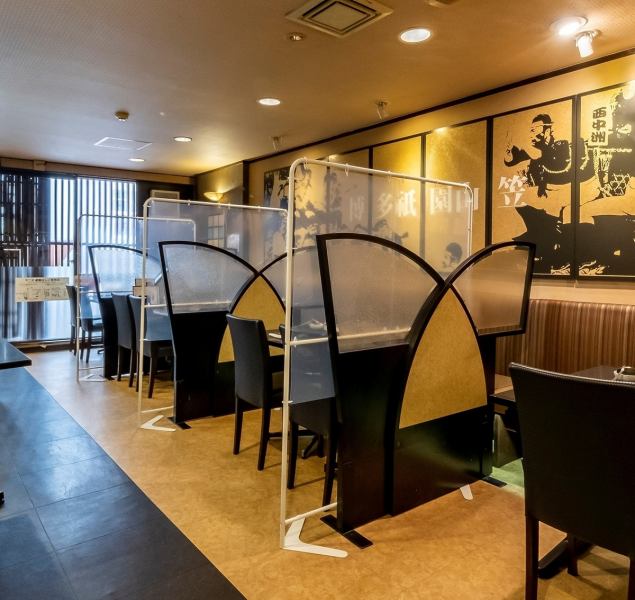 Nishinakasu along the Kokutai Road.It is a good location 3 minutes walk from Tenjin Daimaru! Table seats are also available on the 2nd and 3rd floors ♪