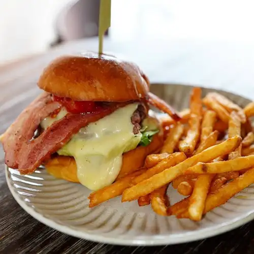 ベーコンチーズバーガー
