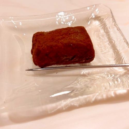 お洒落なカフェで上質なひとときをお過ごしいただけます