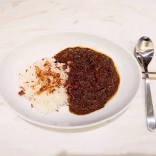 黒毛和牛の牛すじカレー（ランチセット）