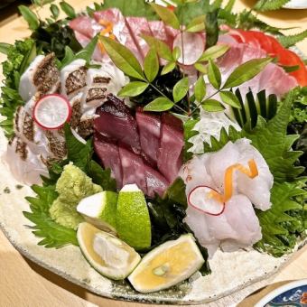 【みなみ家堪能コース】アサリ酒蒸し・刺し盛り・寿司4種・牛タタキ 2H 飲放付き 5500円！