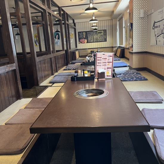 It can accommodate up to 70 people, making it suitable for a wide range of events, including large banquets.