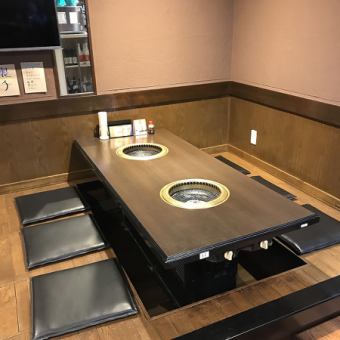 【Six-person room × 3 tables】