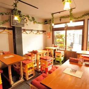 餐桌座位：2 张双人桌（※请注意，您将与其他顾客共用一张桌子。）)
