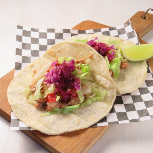 ≪ジューシーな肉の旨味がたまらない！≫L&A自慢の看板メニュー！お酒によくあう！”タコス” 800円 (税込)