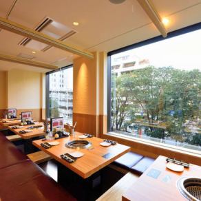 Half of the tatami room is for a banquet for up to 18 people.* When making an online reservation for seats only, we will guide you in 90 minutes.