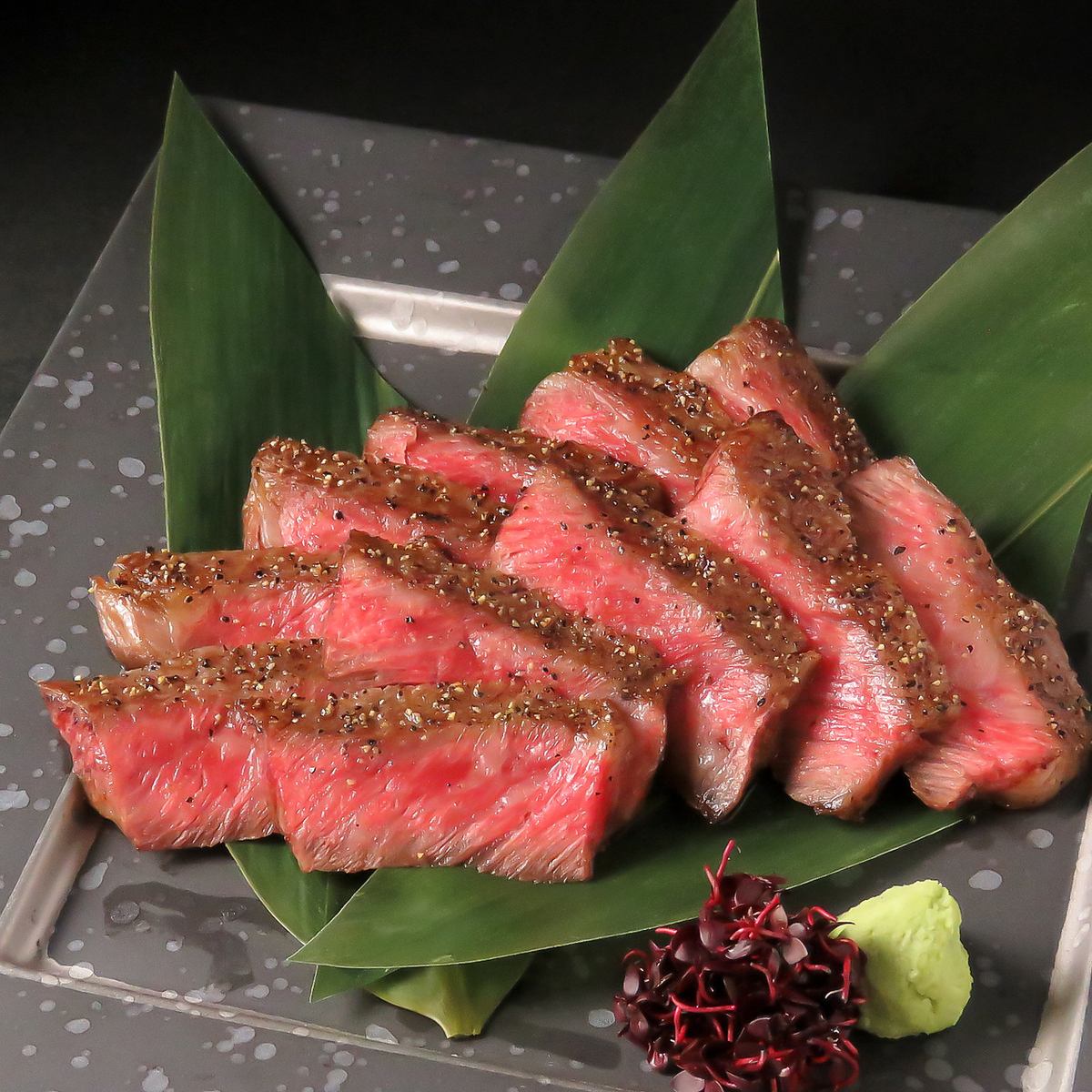 ひと手間くわえたお料理はお肉、お魚ともに自慢の一品