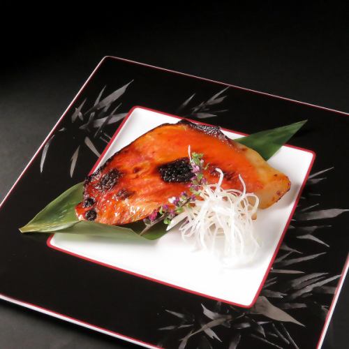 こだわりの魚料理！金目鯛の西京焼き
