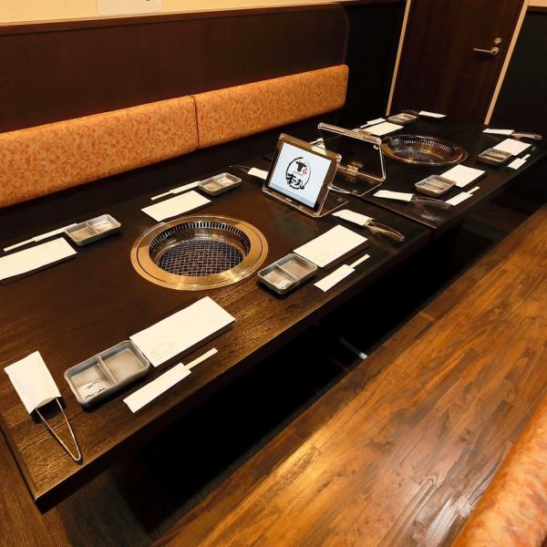 店内一部に掘りごたつのお席をご用意☆足を延ばしてゆったりとお過ごしください♪