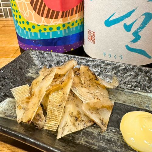 當地酒醃製的魟魚翅/Hiyakko海鮮各一個