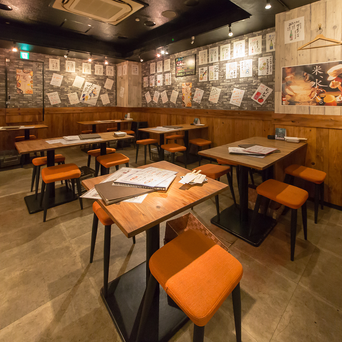 最大30名様まで着席可能!飲み放題付コース4000円(税込)~