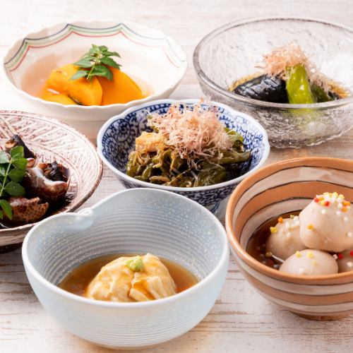 【優しい味わいに心躍る◎五感で楽しむおばんざいに舌鼓を♪】季節の京野菜のおばんざい各種550円(税込)～