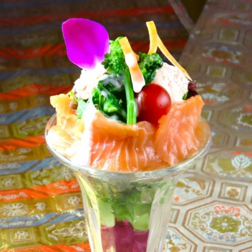 菜の花・サーモン 春彩クリームパフェ