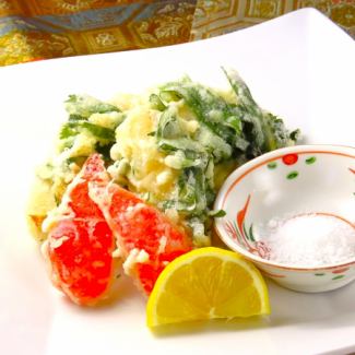 たけの子　桜葉衣揚げ