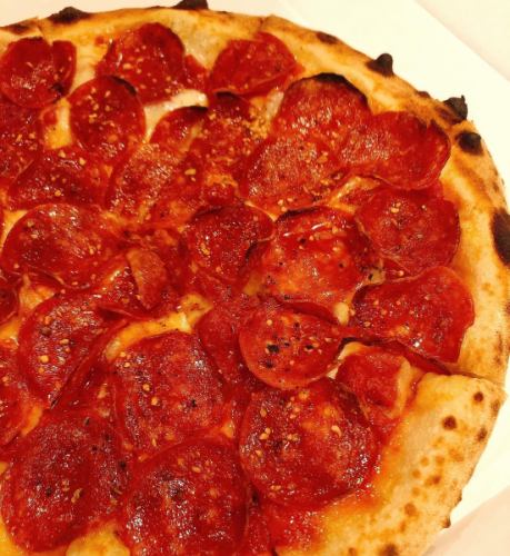 Pepperoni (salami) pizza