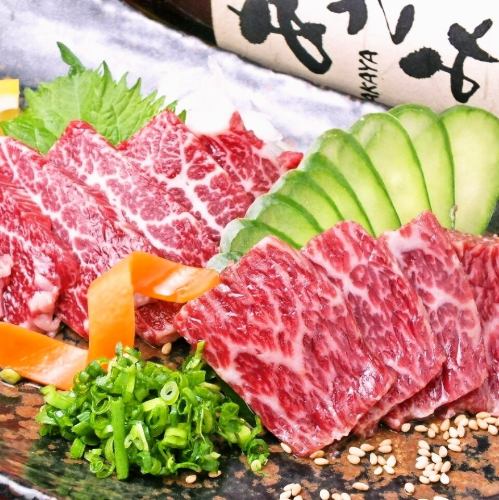 [Standard] Marbled! Horse sashimi with outstanding freshness